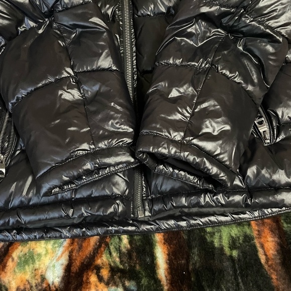 Guess shiny black puffer jacket - Picture 4 of 5